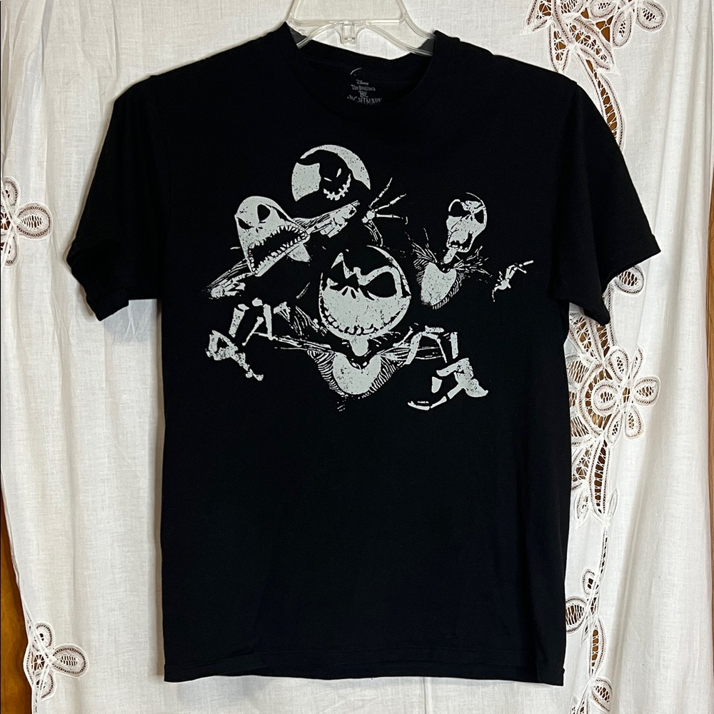 Disney Nightmare Before Christmas Men’s Small Black and White Tee
